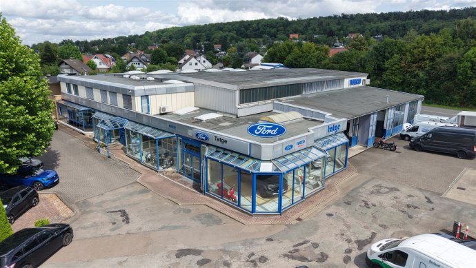 Das Betriebsgelände aus der Luft  vom Autohaus Tatge in Bückeburg – Ford und Iveco Verkaufs- und Servicezentrum