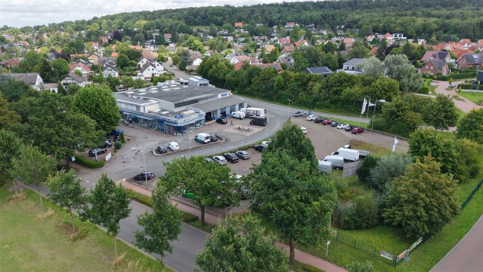 Luftbild vom autohaus tatge bueckeburg.jpg