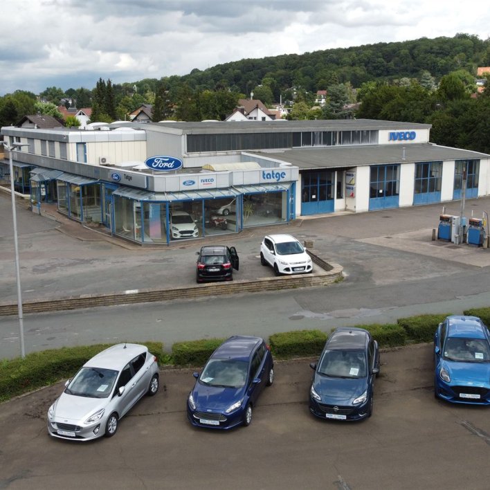 Luftbild mit Gebrauchtwagenplatz